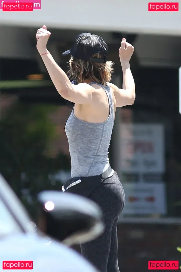 Lisa Rinna Onlyfans Photo Gallery 