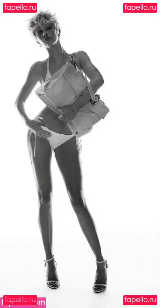 Lisa Rinna Onlyfans Photo Gallery 