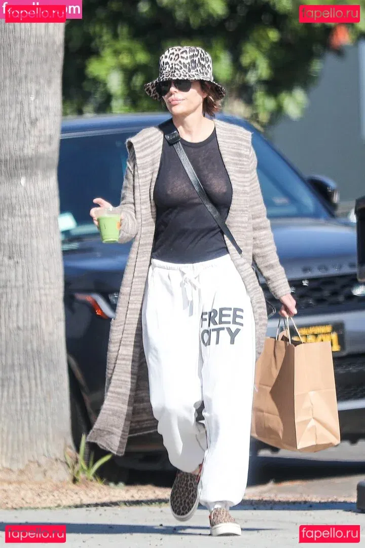 Lisa Rinna Onlyfans Photo Gallery 