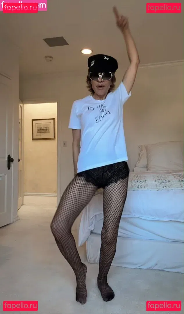 Lisa Rinna Onlyfans Photo Gallery 