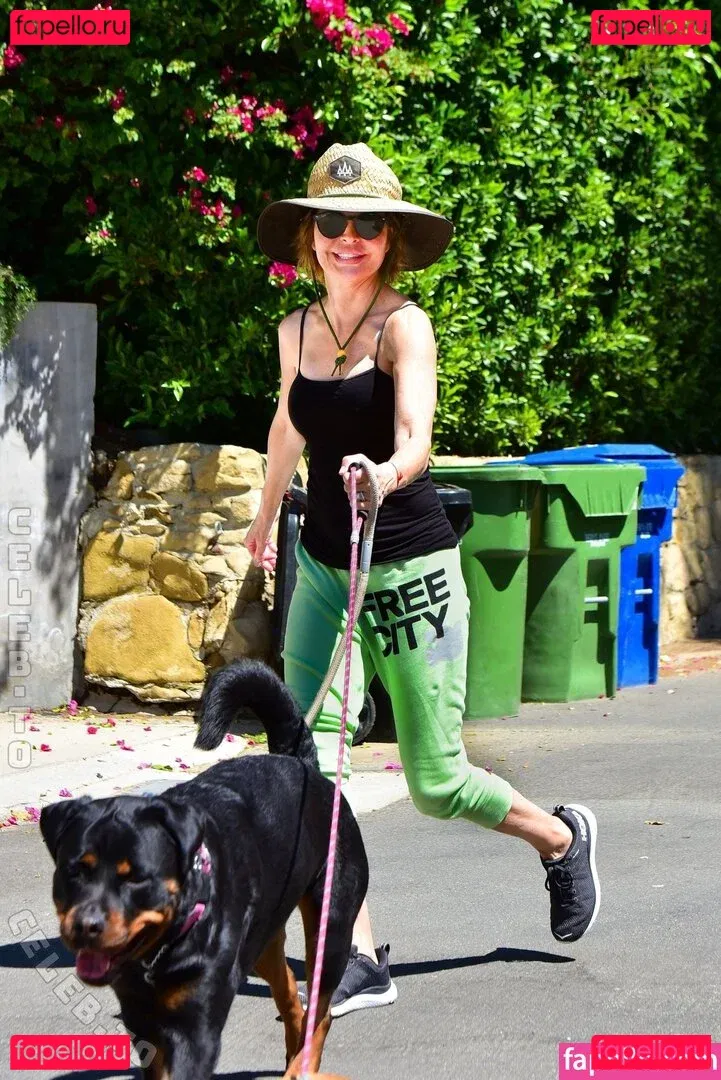 Lisa Rinna Onlyfans Photo Gallery 