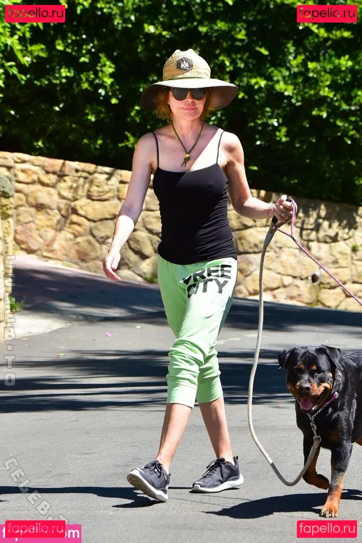 Lisa Rinna Onlyfans Photo Gallery 