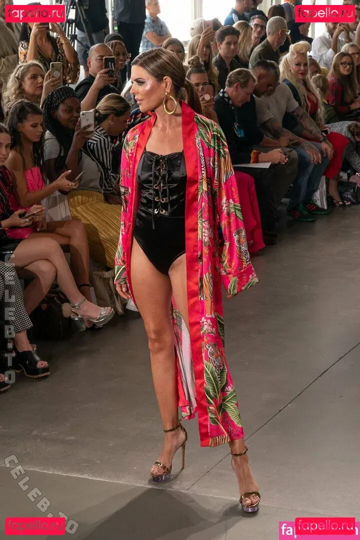 Lisa Rinna Onlyfans Photo Gallery 