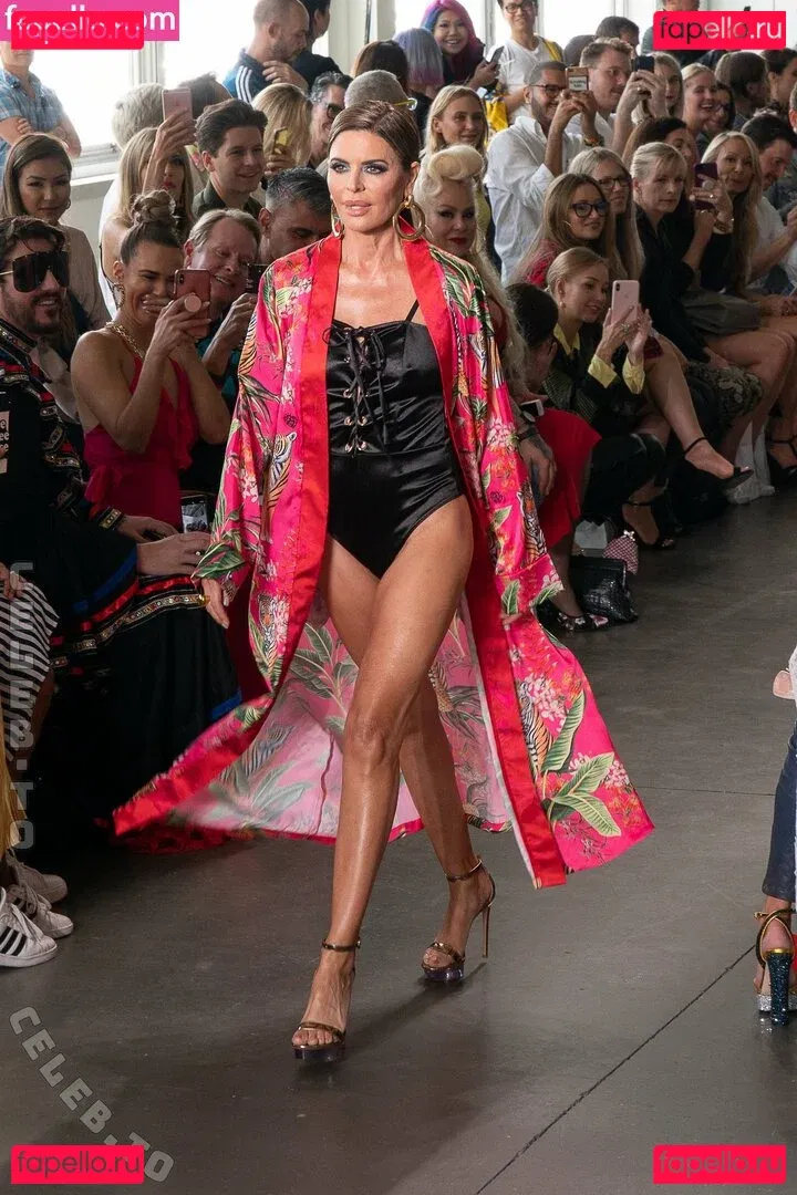 Lisa Rinna Onlyfans Photo Gallery 