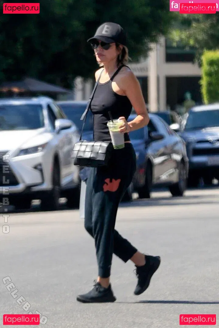 Lisa Rinna Onlyfans Photo Gallery 