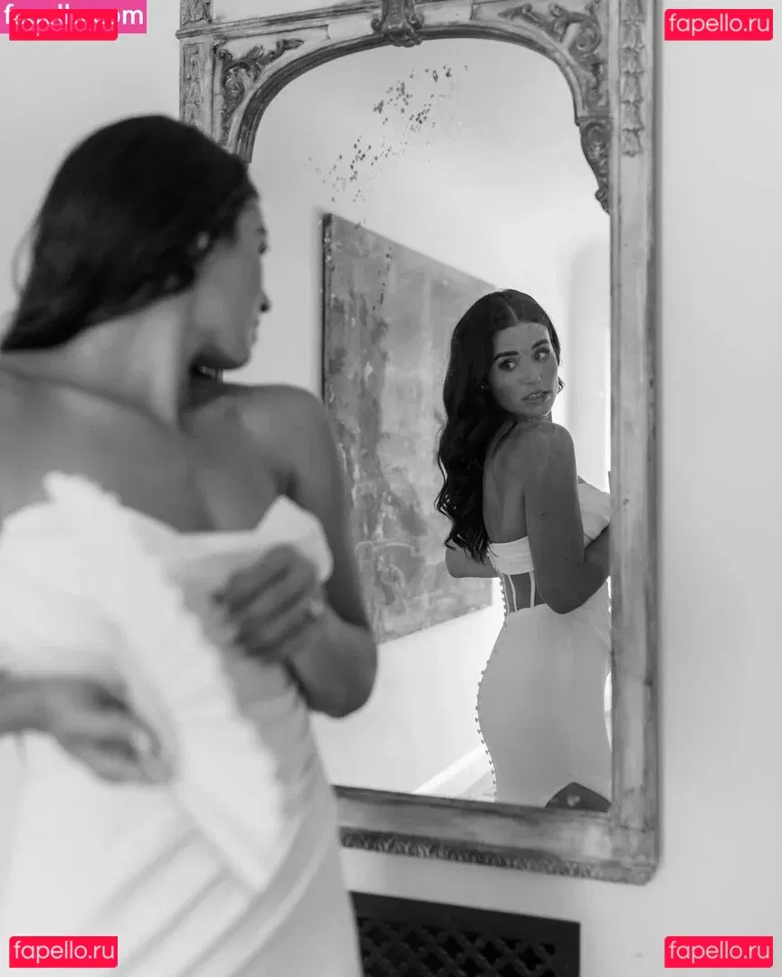 Ashley Shahahmadi Onlyfans Photo Gallery 