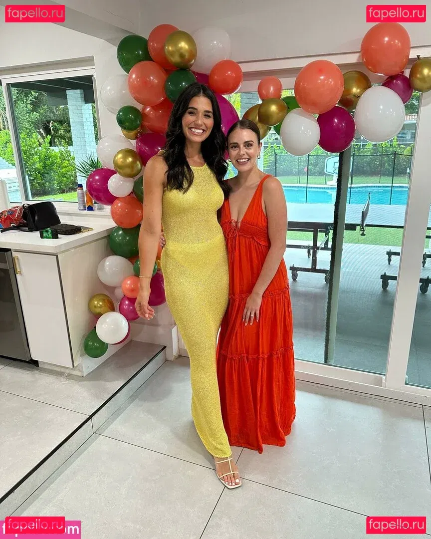 Ashley Shahahmadi Onlyfans Photo Gallery 