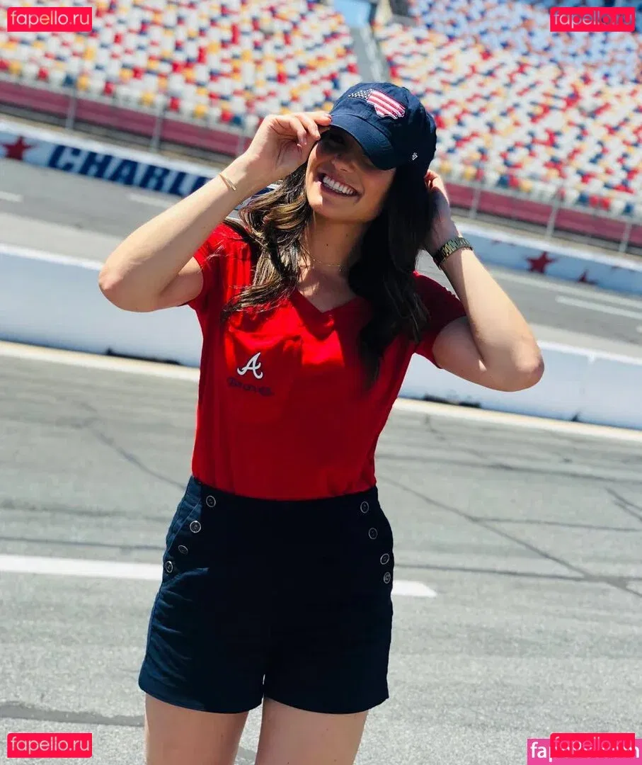 Ashley Shahahmadi Onlyfans Photo Gallery 