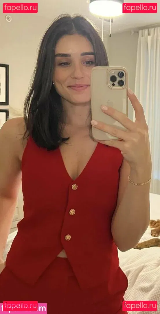 Ashley Shahahmadi Onlyfans Photo Gallery 