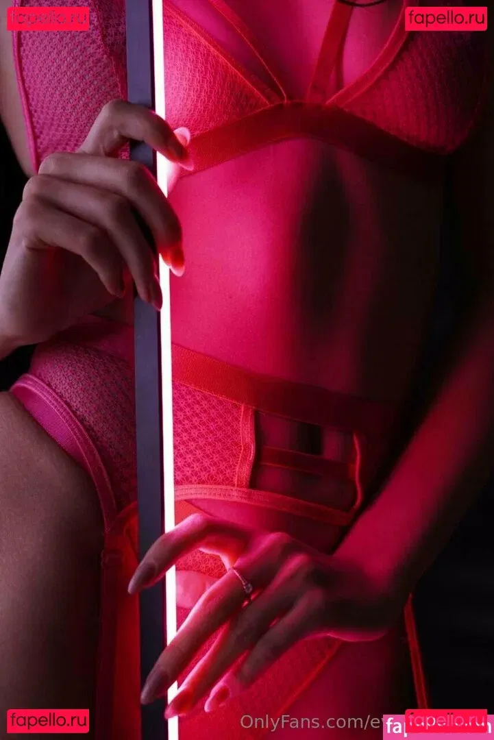 evalikes_free Onlyfans Photo Gallery 