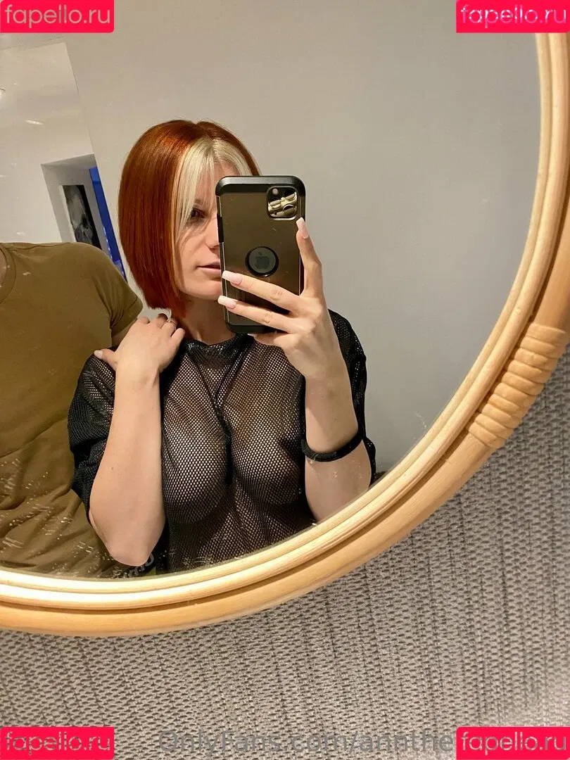 anntheredhead Onlyfans Photo Gallery 