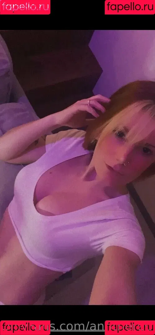 anntheredhead Onlyfans Photo Gallery 
