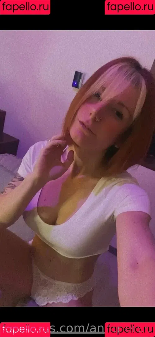 anntheredhead Onlyfans Photo Gallery 