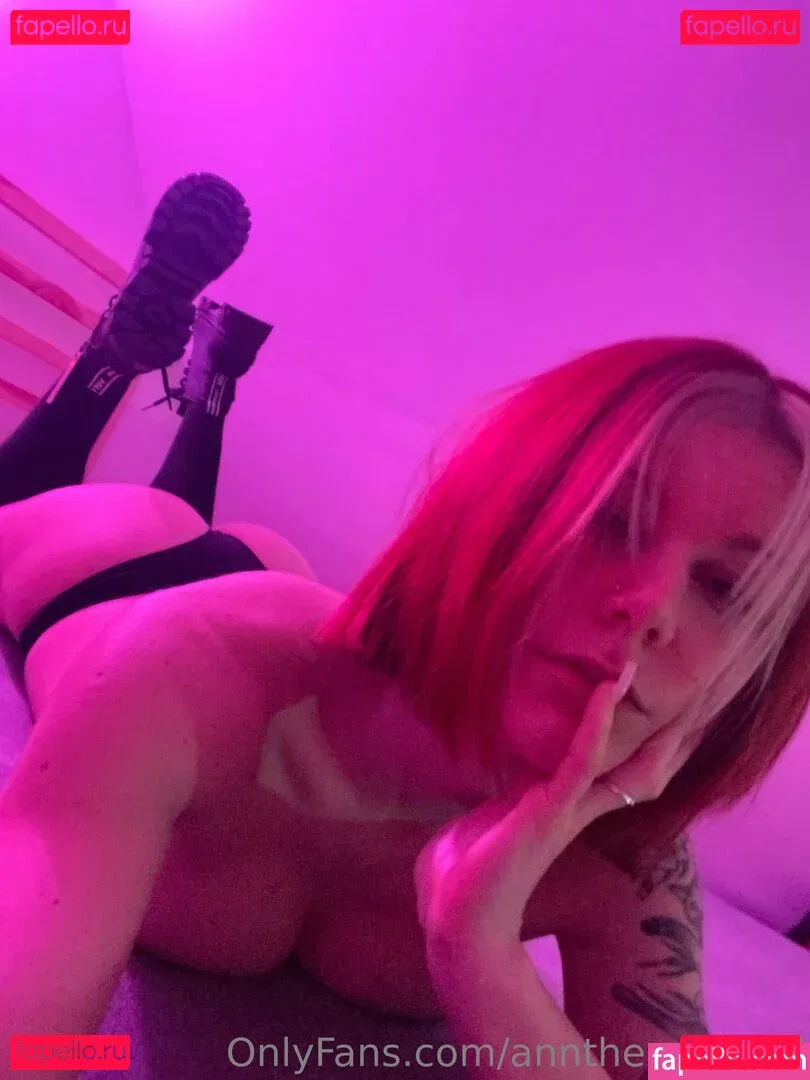 anntheredhead Onlyfans Photo Gallery 