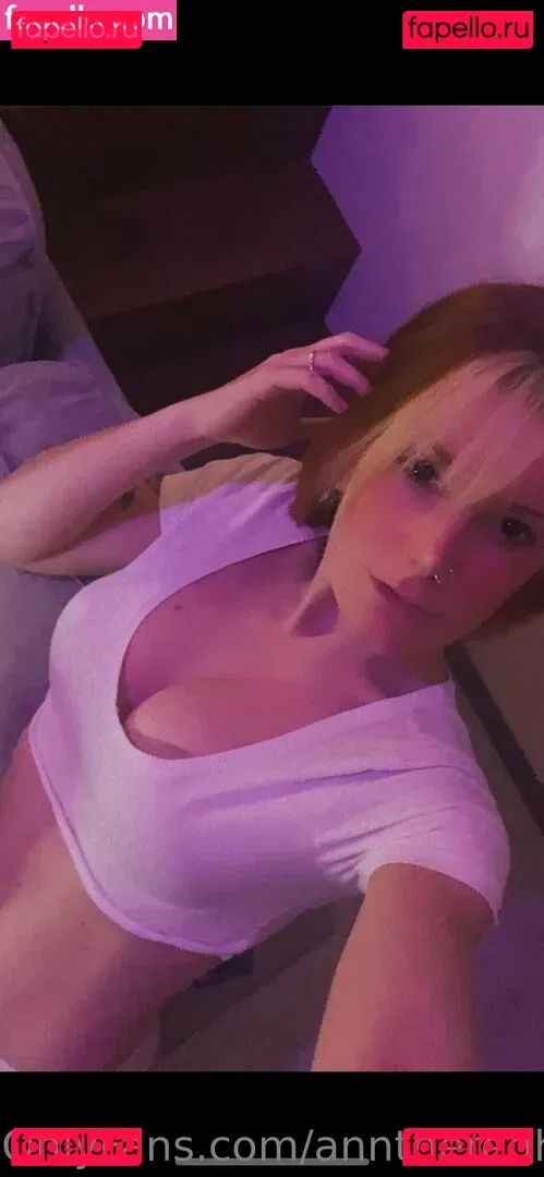 anntheredhead Onlyfans Photo Gallery 