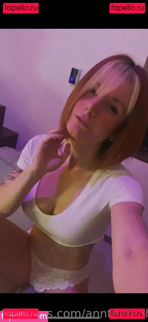 anntheredhead Onlyfans Photo Gallery 