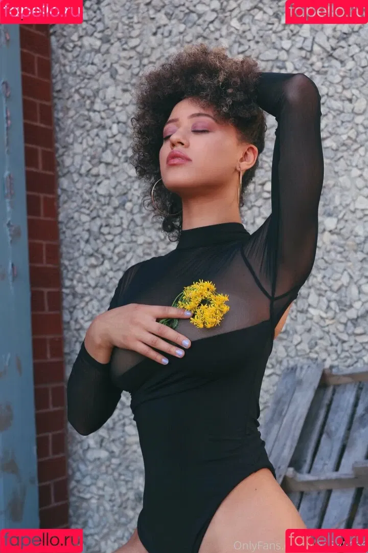 stormimayafree Onlyfans Photo Gallery 