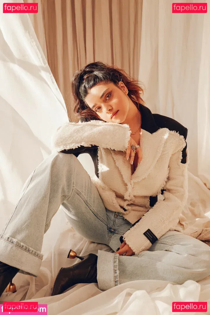 Iman Vellani Onlyfans Photo Gallery 