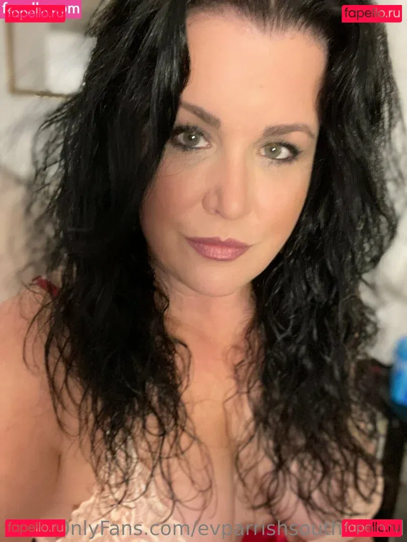 evparrish Onlyfans Photo Gallery 