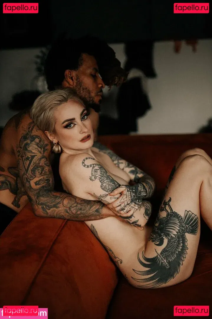 Oro Marzo Onlyfans Photo Gallery 