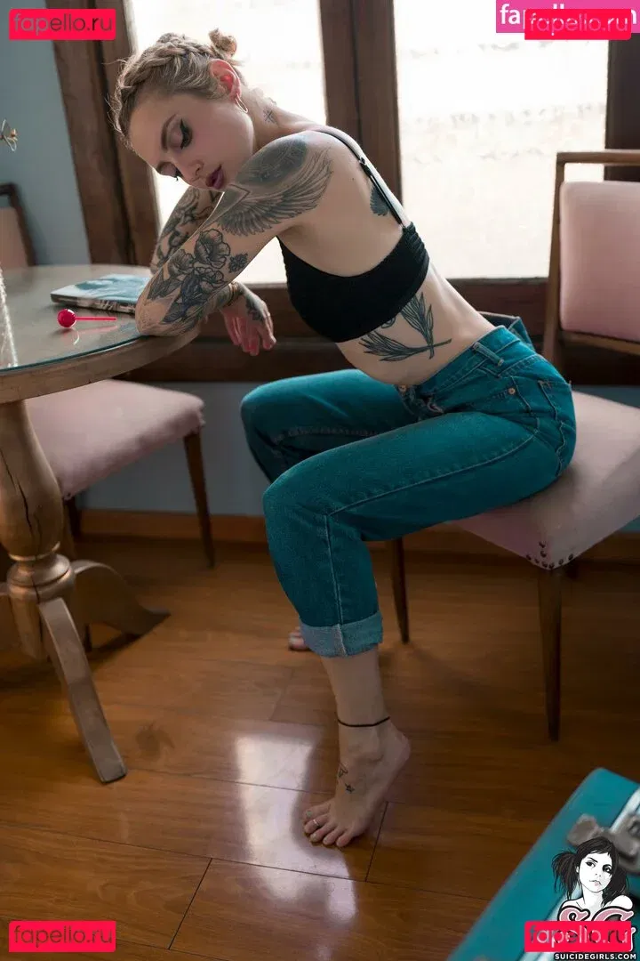 Oro Marzo Onlyfans Photo Gallery 