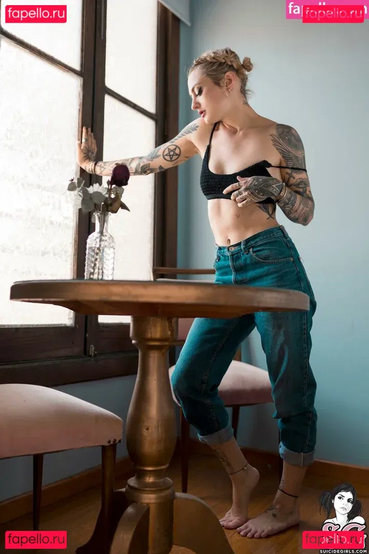 Oro Marzo Onlyfans Photo Gallery 