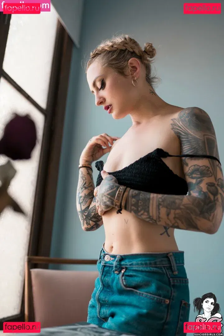 Oro Marzo Onlyfans Photo Gallery 