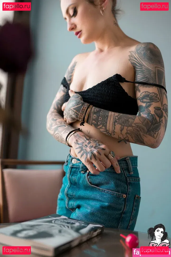 Oro Marzo Onlyfans Photo Gallery 