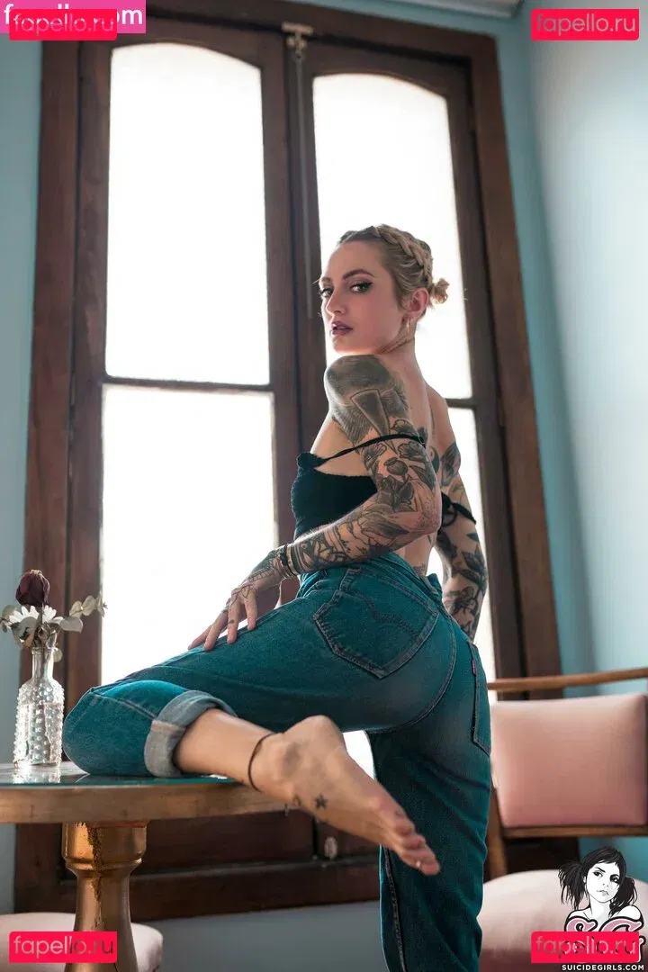 Oro Marzo Onlyfans Photo Gallery 