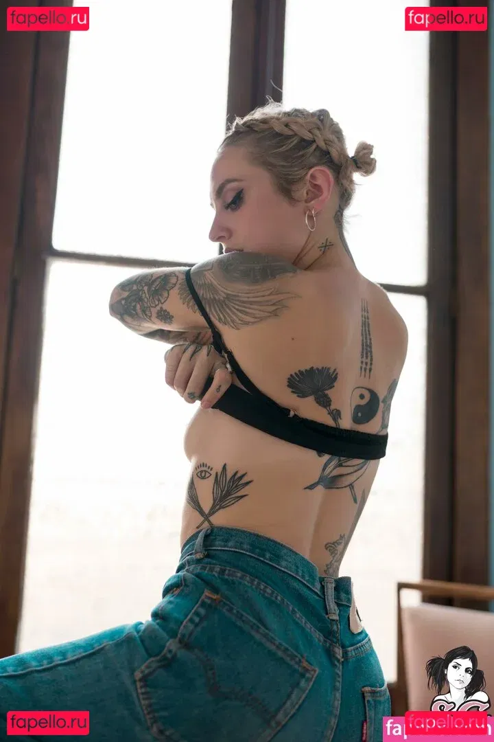 Oro Marzo Onlyfans Photo Gallery 