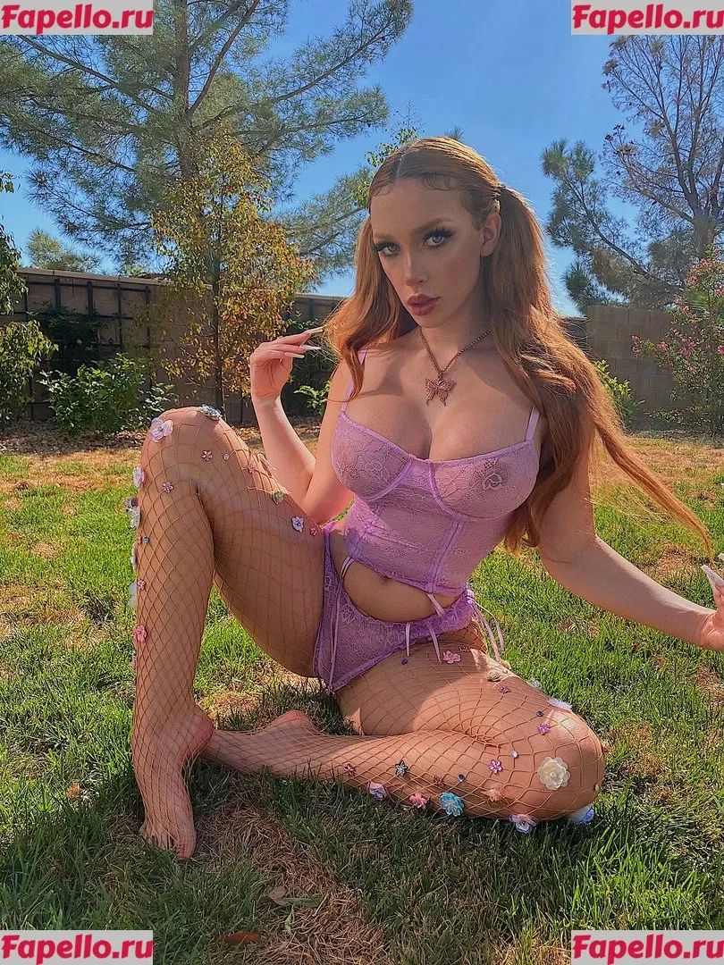 Lacey Laid Onlyfans Photo Gallery 