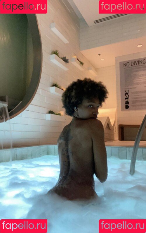 Lacey Laid Onlyfans Photo Gallery 