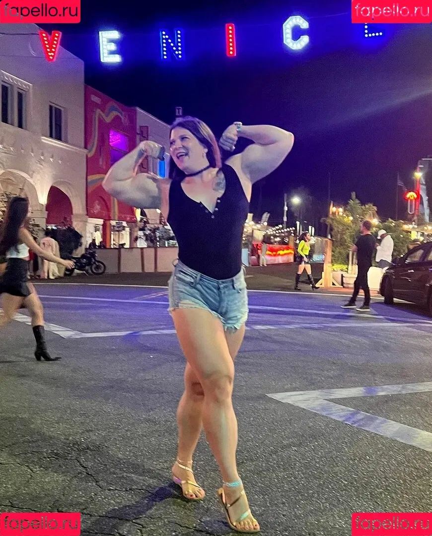 Eva The Supergirl Onlyfans Photo Gallery 