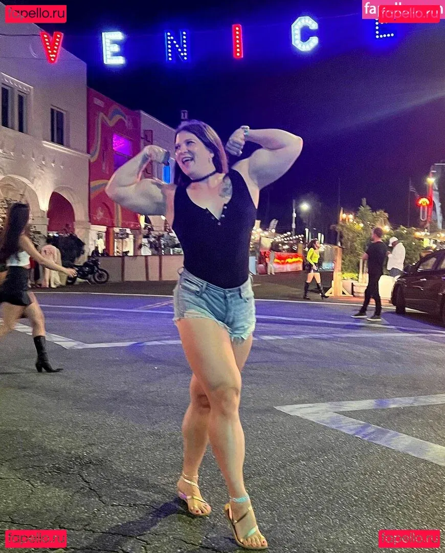 Eva The Supergirl Onlyfans Photo Gallery 