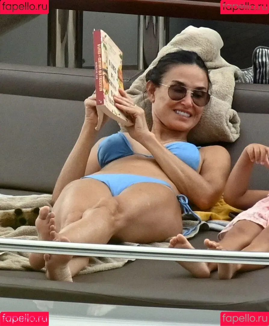 Demi Moore Onlyfans Photo Gallery 