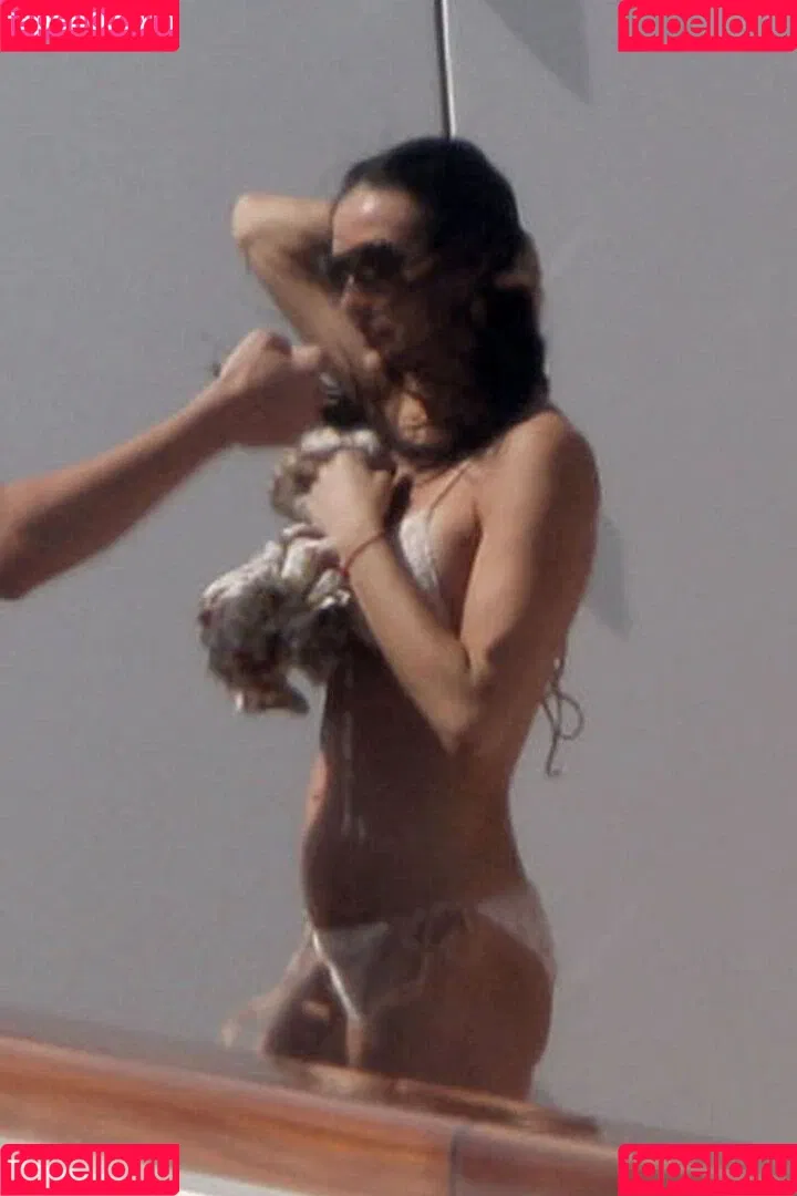 Demi Moore Onlyfans Photo Gallery 