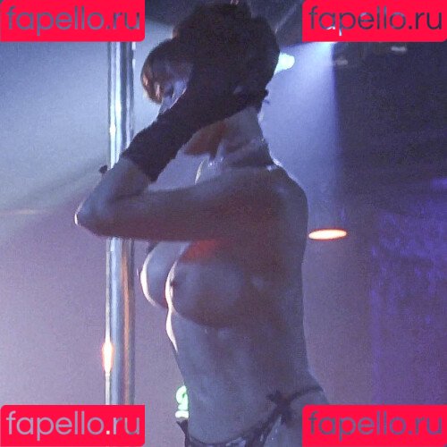 Demi Moore Onlyfans Photo Gallery 