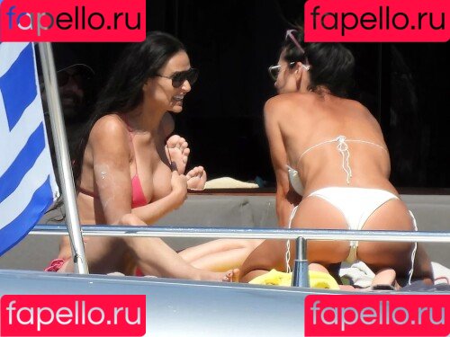 Demi Moore Onlyfans Photo Gallery 