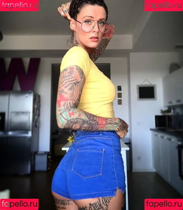 Jennifer Weist Onlyfans Photo Gallery 