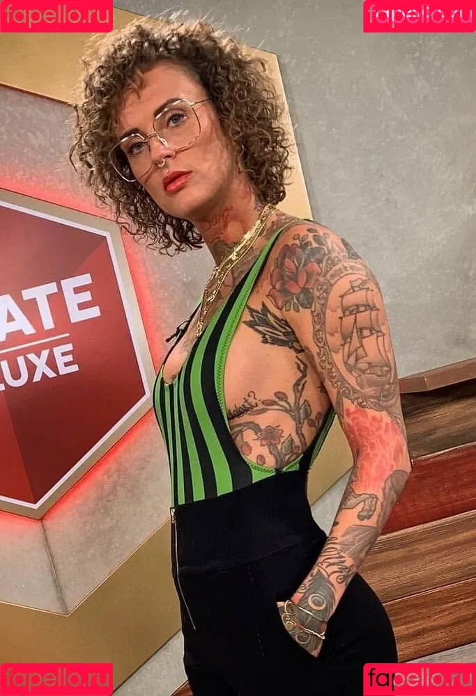 Jennifer Weist Onlyfans Photo Gallery 