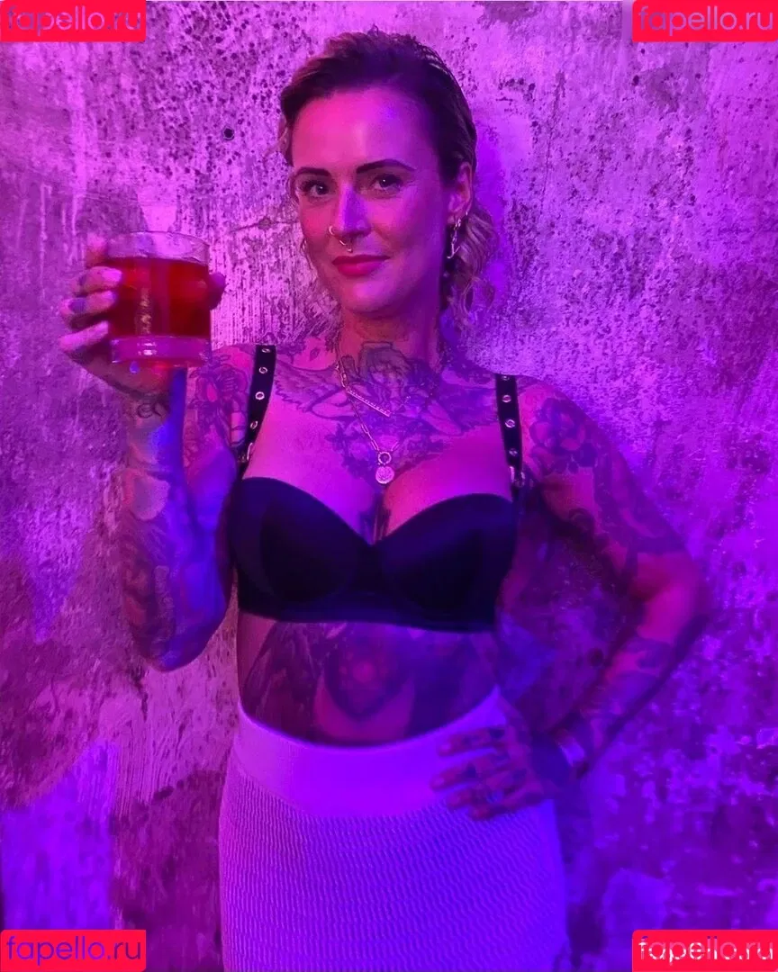 Jennifer Weist Onlyfans Photo Gallery 