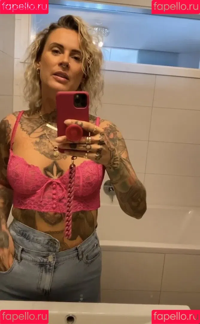 Jennifer Weist Onlyfans Photo Gallery 