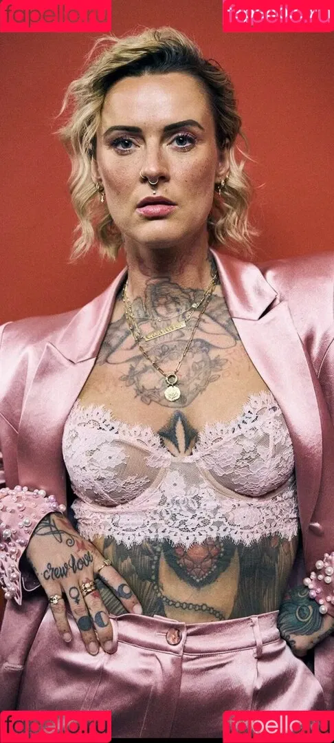 Jennifer Weist Onlyfans Photo Gallery 