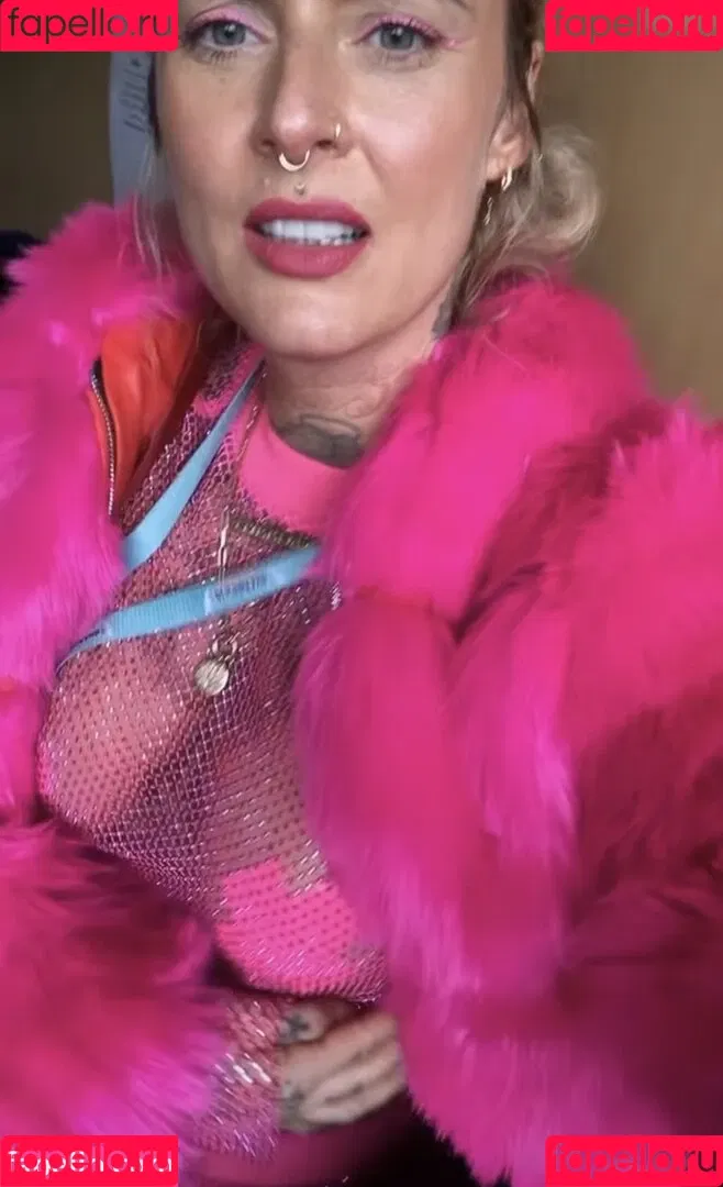 Jennifer Weist Onlyfans Photo Gallery 