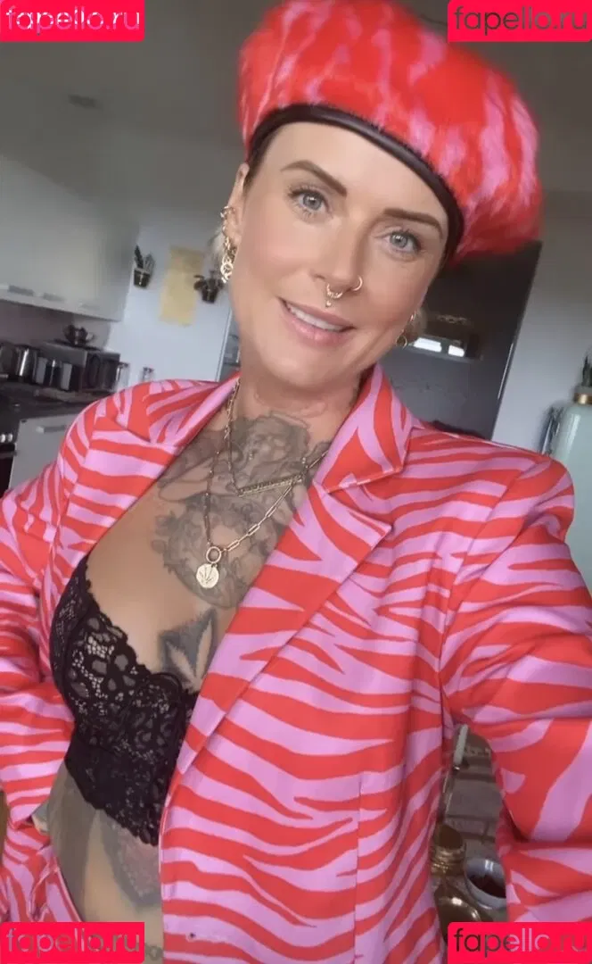 Jennifer Weist Onlyfans Photo Gallery 