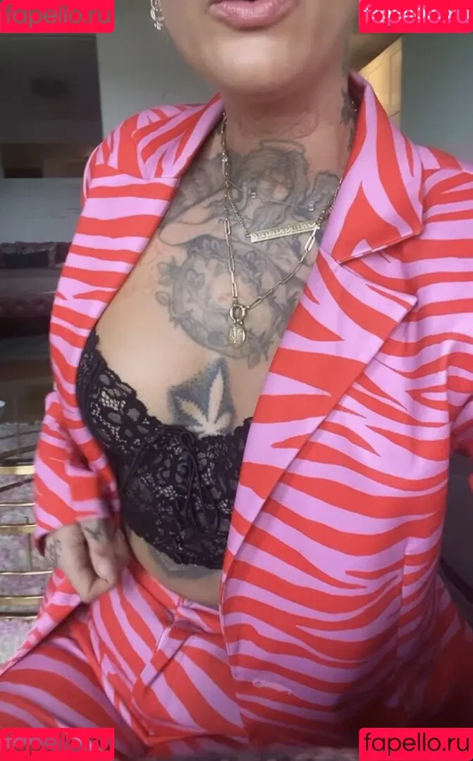 Jennifer Weist Onlyfans Photo Gallery 