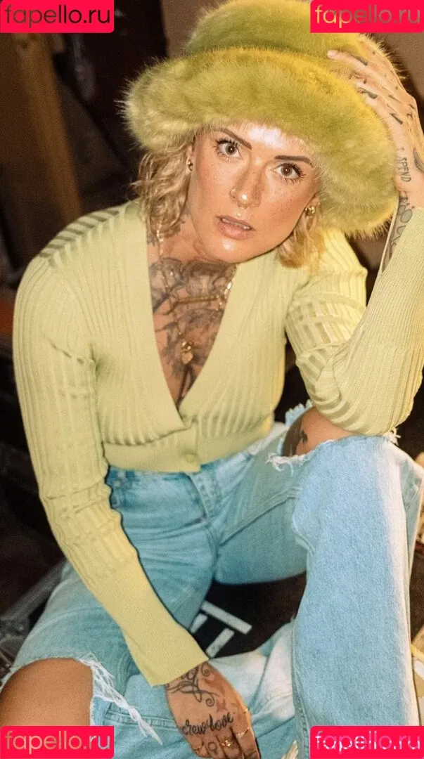 Jennifer Weist Onlyfans Photo Gallery 
