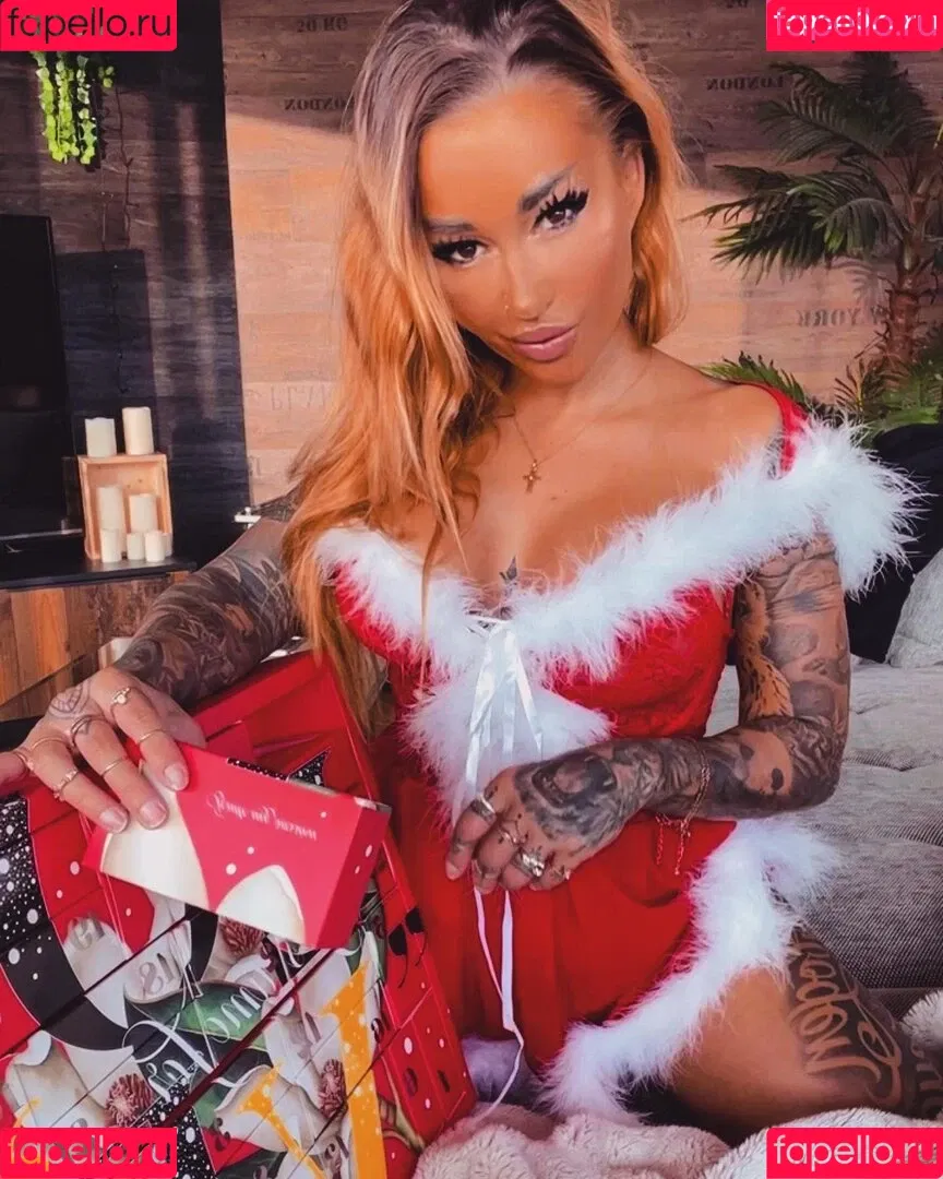 Nadine Schmied Onlyfans Photo Gallery 