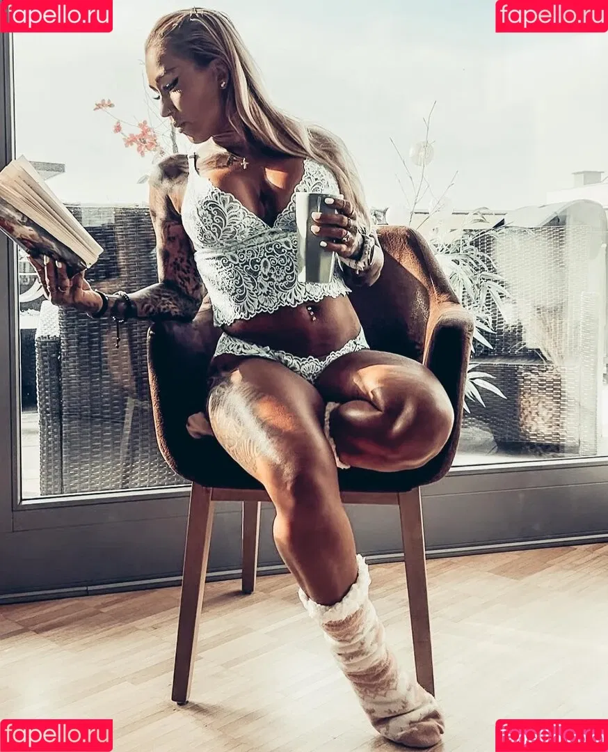 Nadine Schmied Onlyfans Photo Gallery 