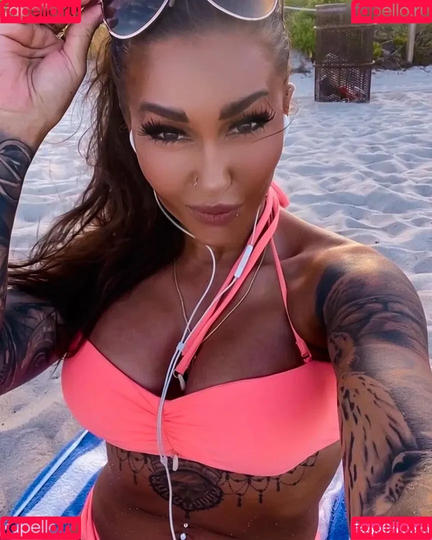Nadine Schmied Onlyfans Photo Gallery 